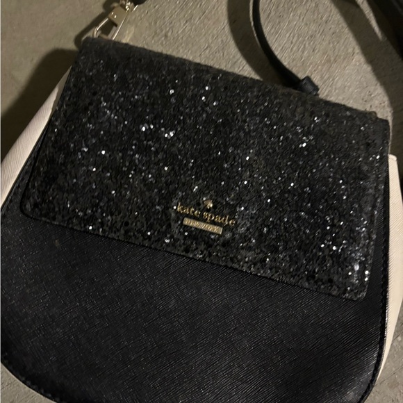 Gorgeous Kate Spade evening bag.  Used great condition!  7 in x 9 in - Picture 3 of 4